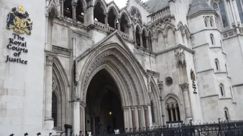 Geograph/Lewis Clarke The Royal Courts of Justice