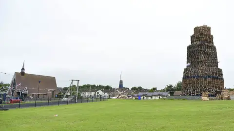 PACEMAKER Antiville bonfire