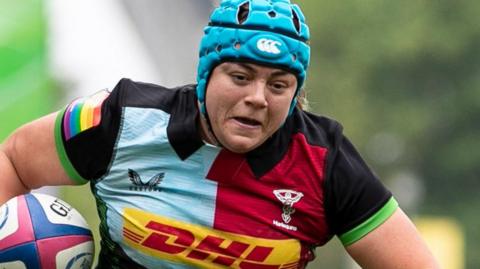 Katie Mew in action for Harlequins