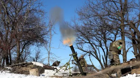 AFP Ukrainian mortar crew near Bakhmut, 20 February