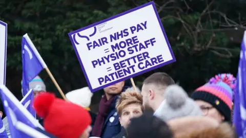 PA Media Picket line - Queen's Medical Centre