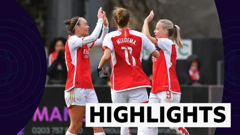 Viv Miedema, Beth Mead and Caitlin Foord celebrate