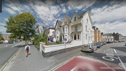 Google 118 Newport Road