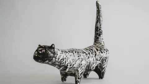 Stacey's Auctioneers David Hockney cat ceramic