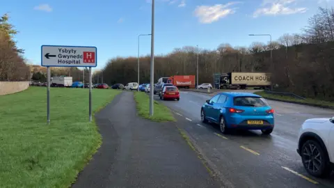 BBC Traffic queuing