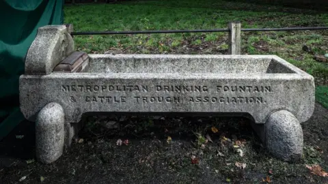 Historic England Cattle Trough and Drinking Fountain, Spaniards Road, Hampstead, London