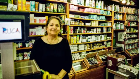 Rea Sachdeva La Ruca store