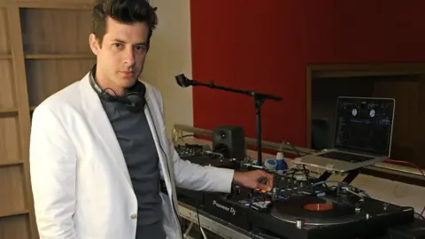 David M. Benett Mark Ronson