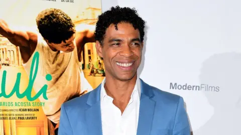 Ian West Carlos Acosta
