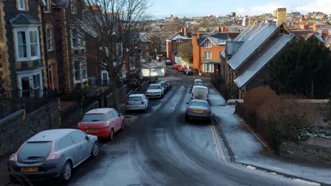 Seashaw | BBC Weather Watchers Icy road conditions in Aberystwyth, Ceredigion