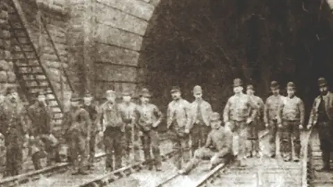 Endure Communications Navvies at Bramhope tunnel south entrance c1890