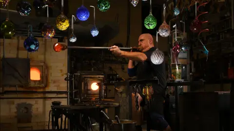 Russell Sach Will Shakspeare