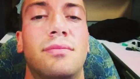 Twitter Sebastien Vachon-Desjardins selfie