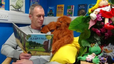 Storybook Dads Prisoner reads story
