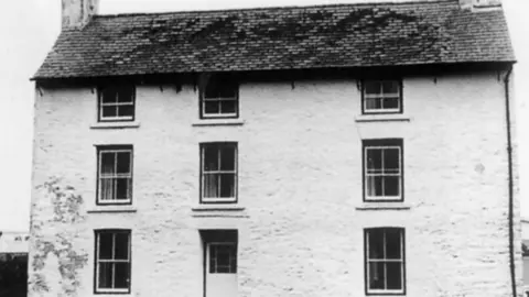 Pity the Swagman, Bethan Philip, Y Lolfa Joseph and Betty's marital home.