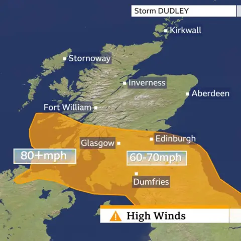 The amber warning for wind took effect at 14:00