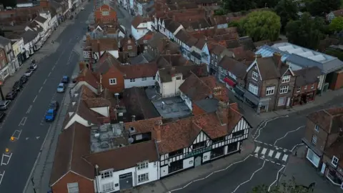 Cosy Thame Thame during the day