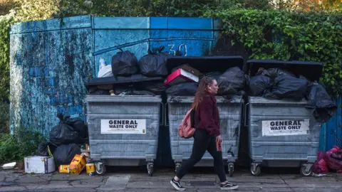 Getty Images glasgow rubbish