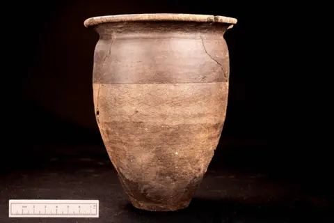 Wessex Archaeology Burial pot