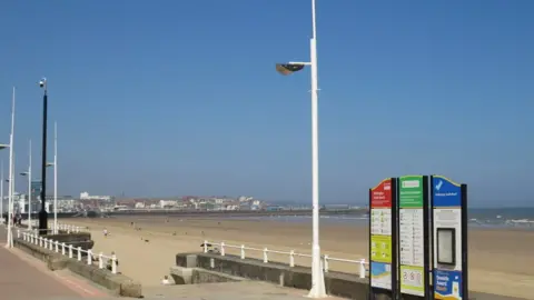 Malc McDonald/GEOGRAPH Bridlington South Beach