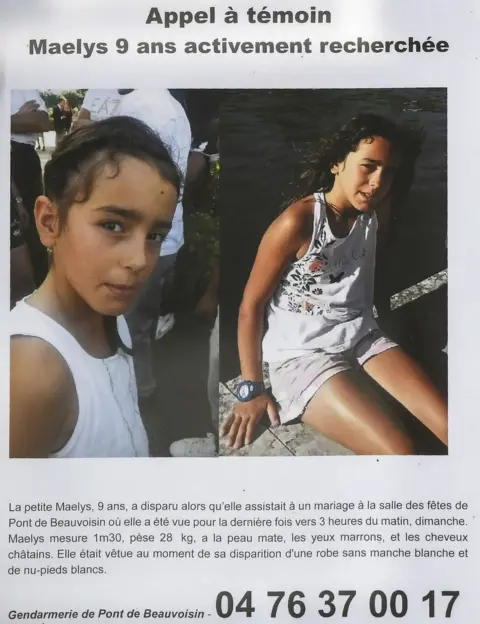 AFP A photo taken on 28 August 2017 shows an appeal for witnesses poster for Maëlys, a nine-year-old girl who disappeared during a wedding party on 26-27 August in Pont-de-Beauvoisin, eastern France