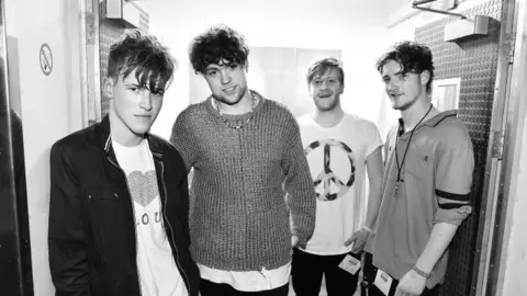 Viola Beach