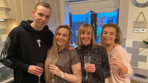 Nicklin family Boyfriend Kieran Parker, Jemma, mum Alison and sister Kacey