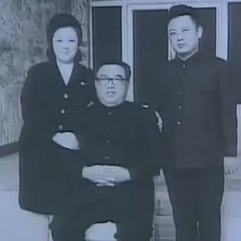 NKLW Kim Kyong Hui with Kim Il Sung (centre) and Kim Jong-il during the 1970s