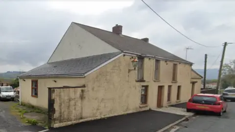 Google Colliers Arms pub in Aberdare