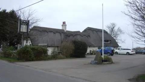 J Thomas / Geograph The Kings Head Inn, Theddlethorpe