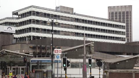 Birmingham's Grand Central shopping centre in numbers - BBC News