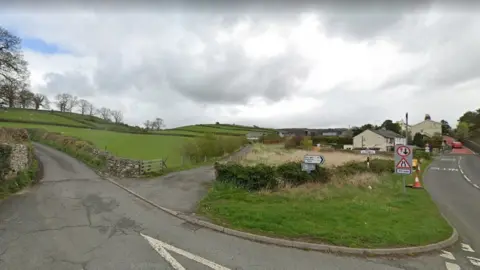 Google Fields where the house would have been built