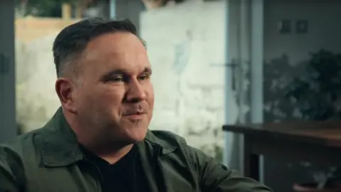 Youtube/Phos Media LLC Matt Redman in Let There Be Light