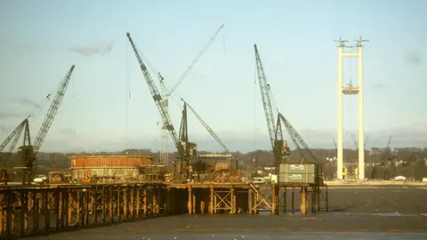 Geograph / John Carter Bridge under construction