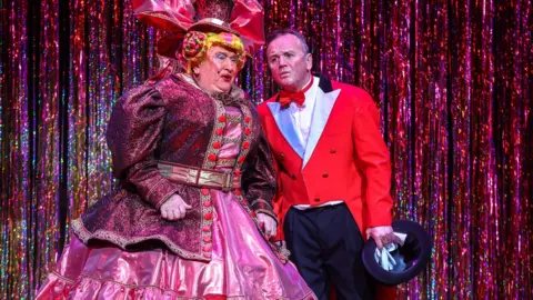 Grand Opera House Goldilocks and the Three Bears