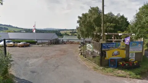 Google Isle of Wight Pet Centre