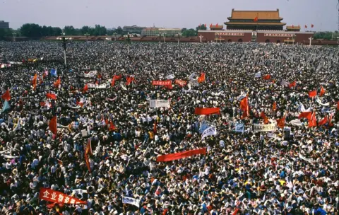 Getty Images A sea of protesters in Tiananmen Square on 4 May 1989