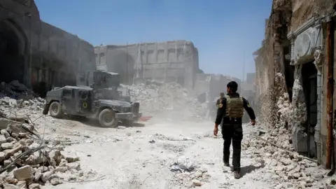 Reuters Iraqi forces on advance in Mosul on 27 June 2017