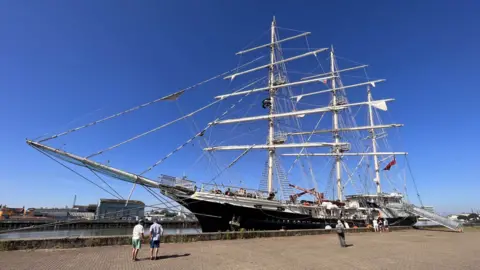 Qays Najm Tenacious at Great Yarmouth's South Quay