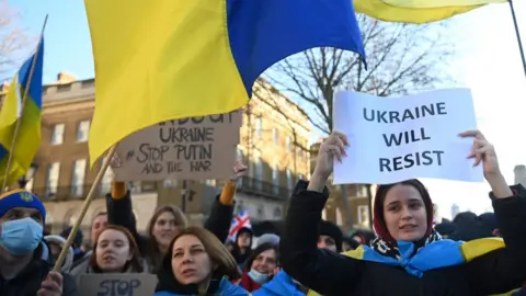 EPA Ukrainians demonstrating in London