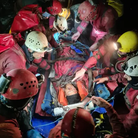 South and Mid Wales Cave Rescue Cave rescue