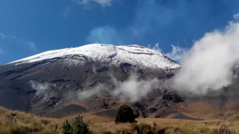 R.Alfaro-Sanchez Popocatepetl, central Mexico