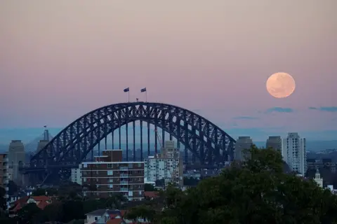 Stephen Coates / Reuters Moon in Sydney, Australia