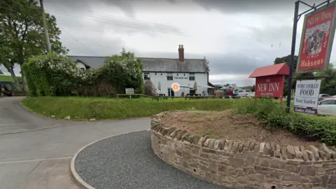 Google A country pub