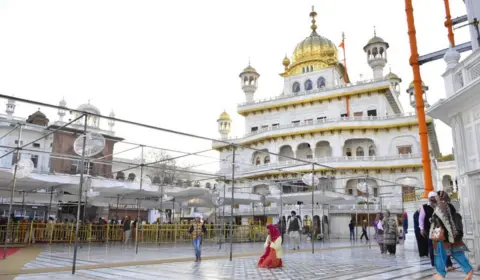 Getty Images Low footfall of devotees seen at Golden Temple due to the spread of coronavirus (COVID-19) on March 17, 2020 in Amritsar, India.