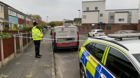 Nottinghamshire Police Police at scene