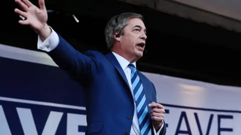 Getty Images Brexit Party leader Nigel Farage addresses Pro Brexit demonstrators in central London