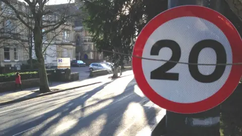 20mph sign