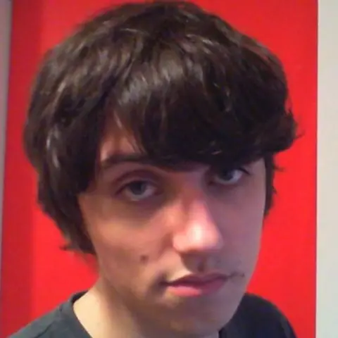 Twitter Screen grab of tweet by @RacistAnneFrank