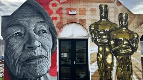 Adam Bresnen  Glenda Jackson mural